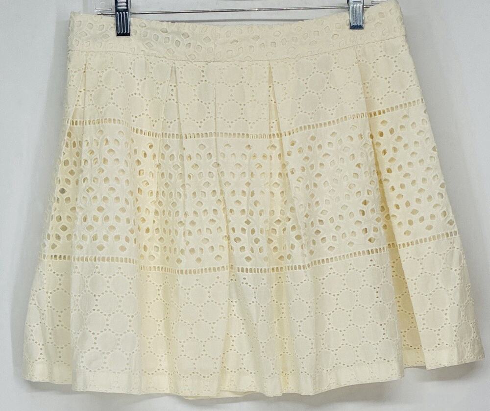 Banana Republic Cream Eyelet Embroidered Circle Pleated Mini Skirt Size 8